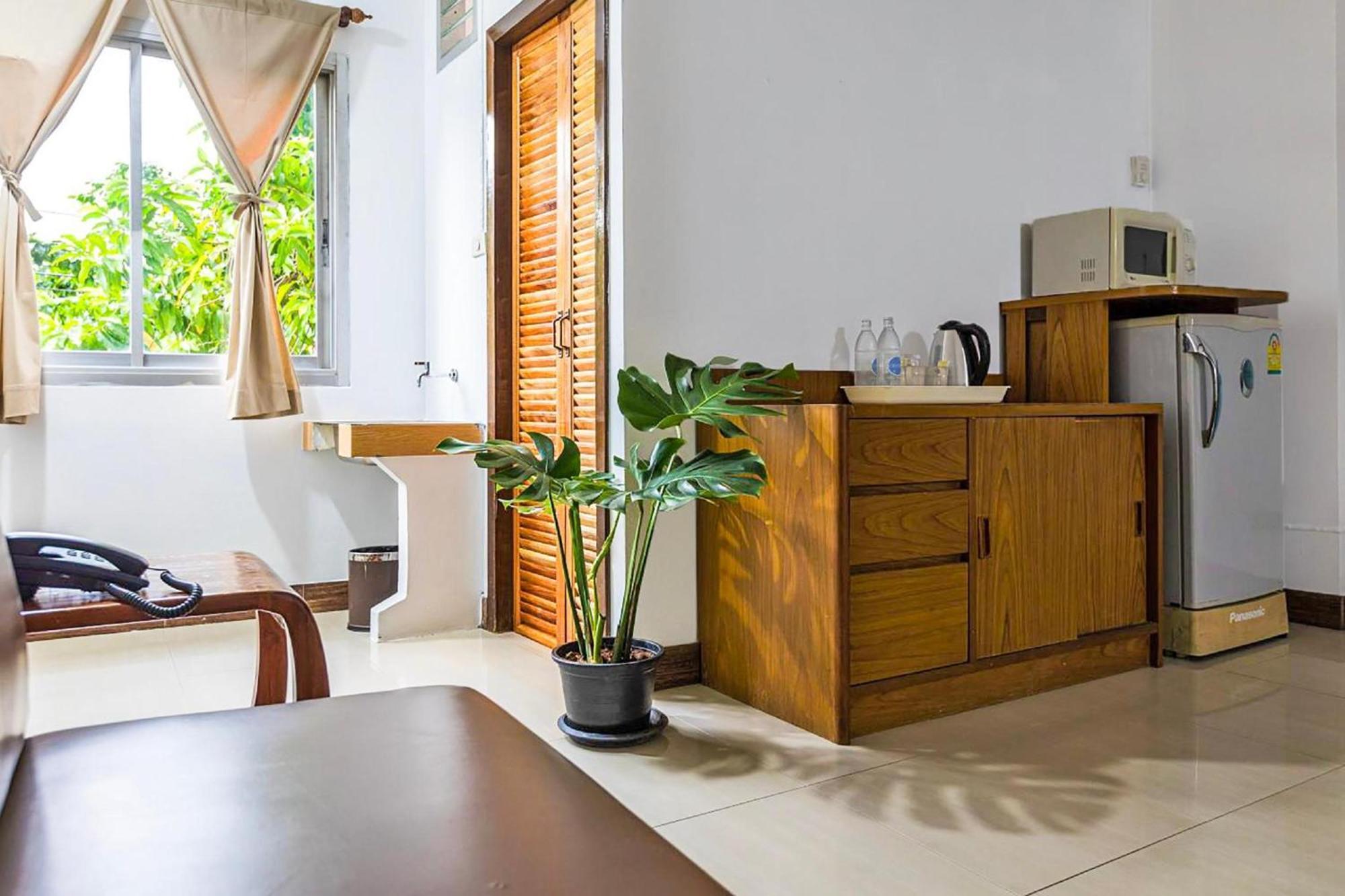 Collection O Howard Square Boutique Hotel Bangkok Exteriör bild