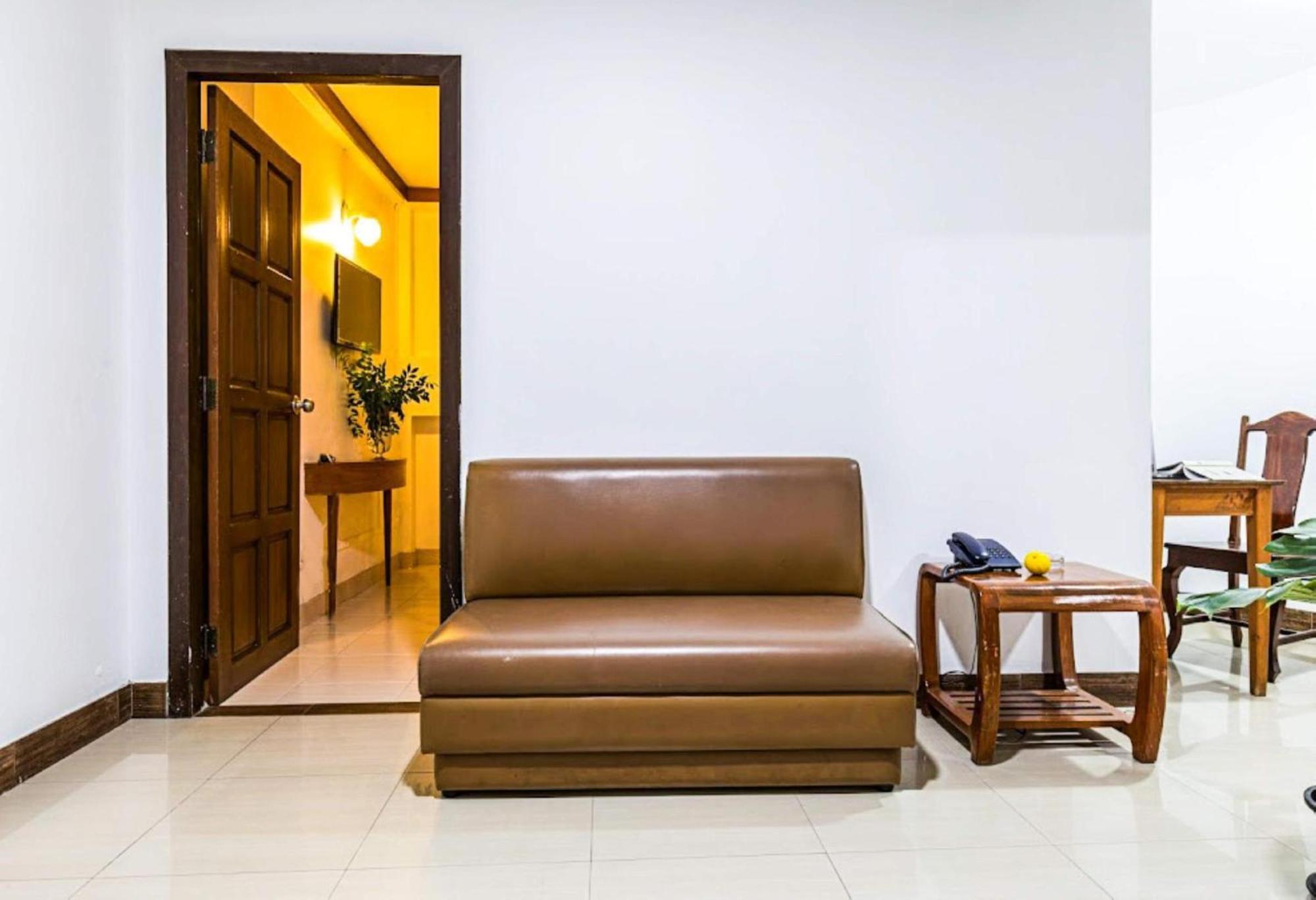 Collection O Howard Square Boutique Hotel Bangkok Exteriör bild
