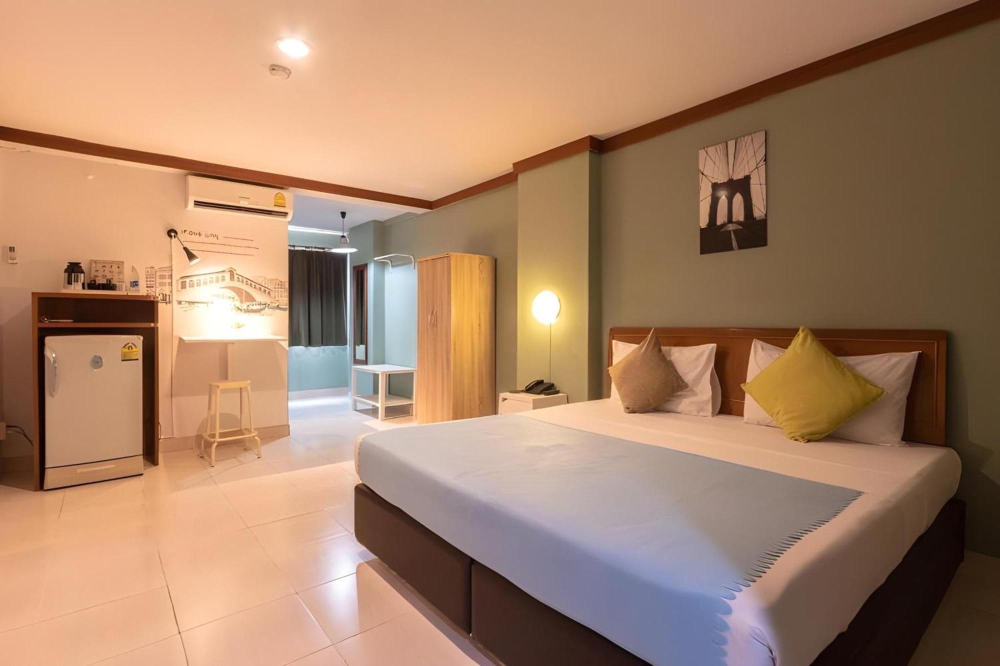 Collection O Howard Square Boutique Hotel Bangkok Exteriör bild