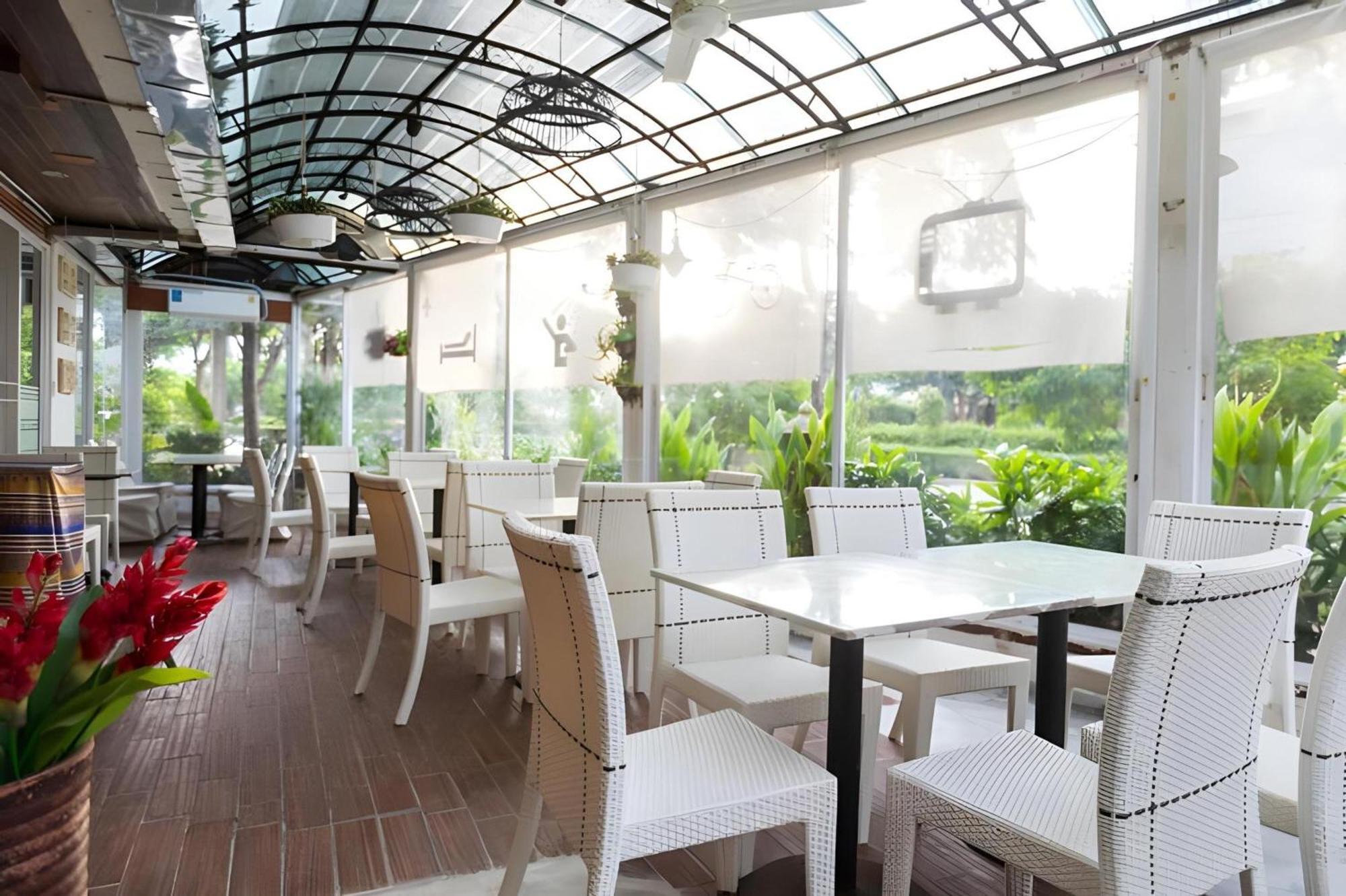 Collection O Howard Square Boutique Hotel Bangkok Exteriör bild