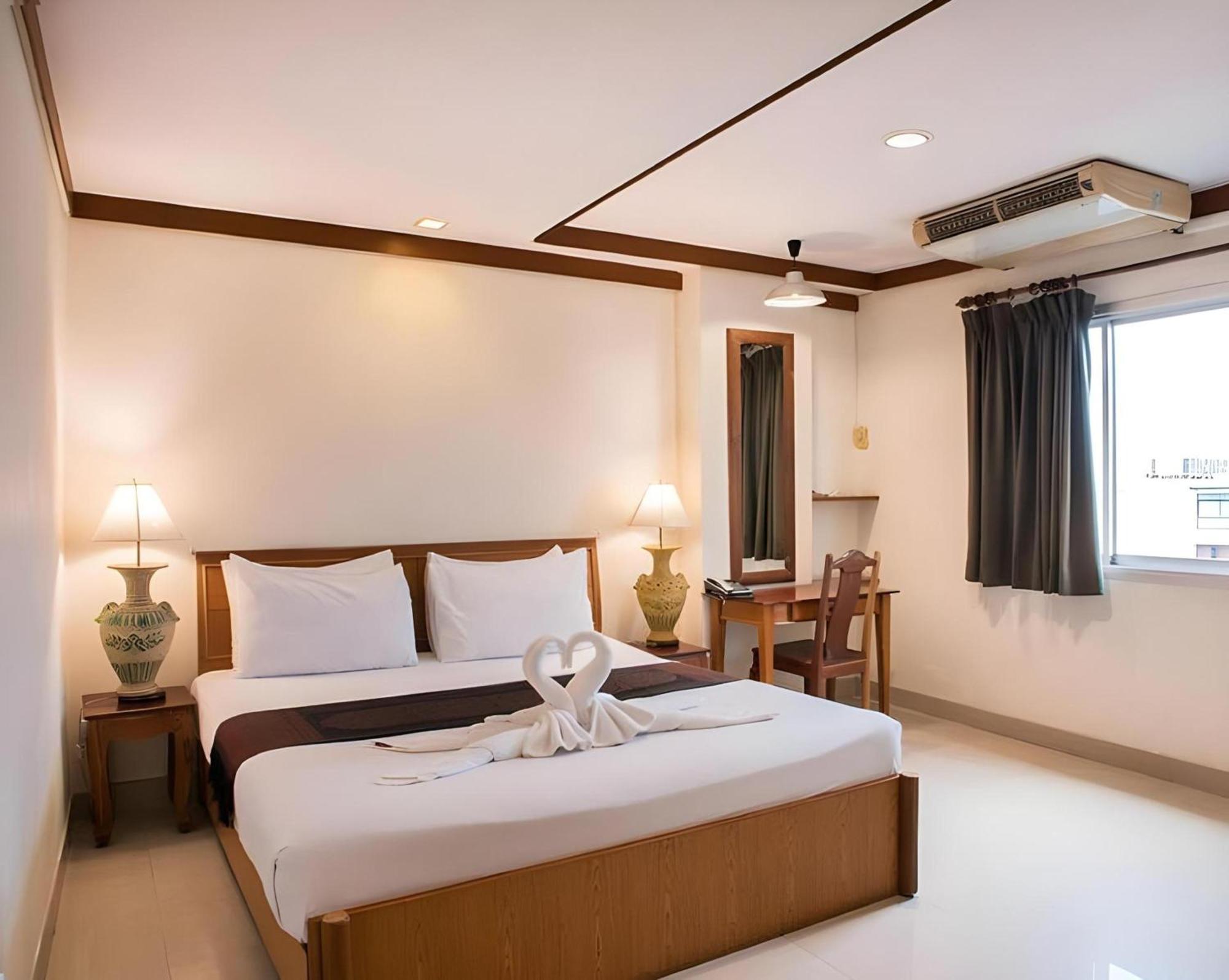 Collection O Howard Square Boutique Hotel Bangkok Exteriör bild