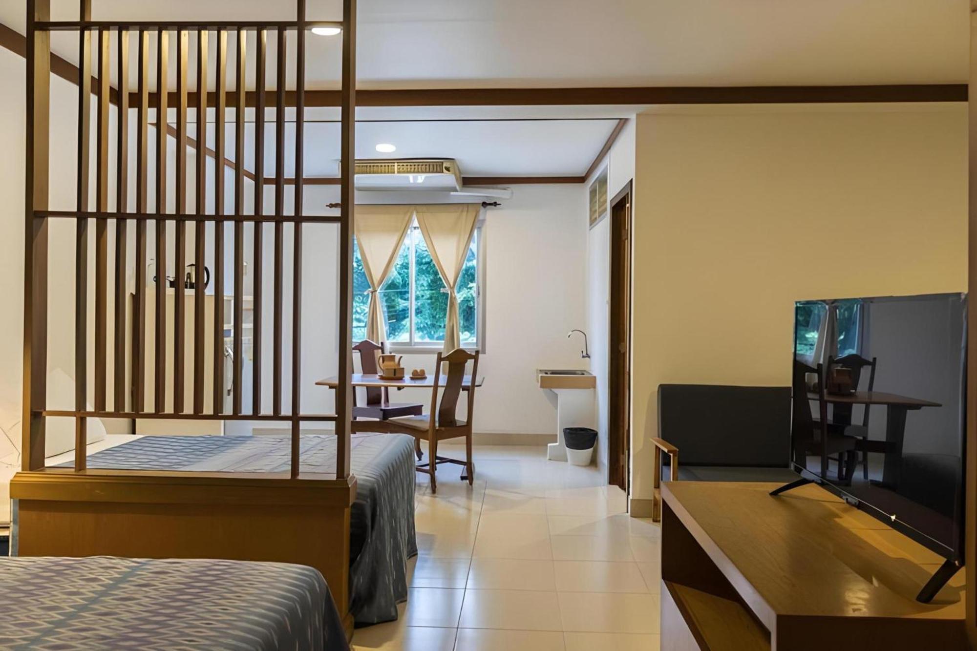 Collection O Howard Square Boutique Hotel Bangkok Exteriör bild