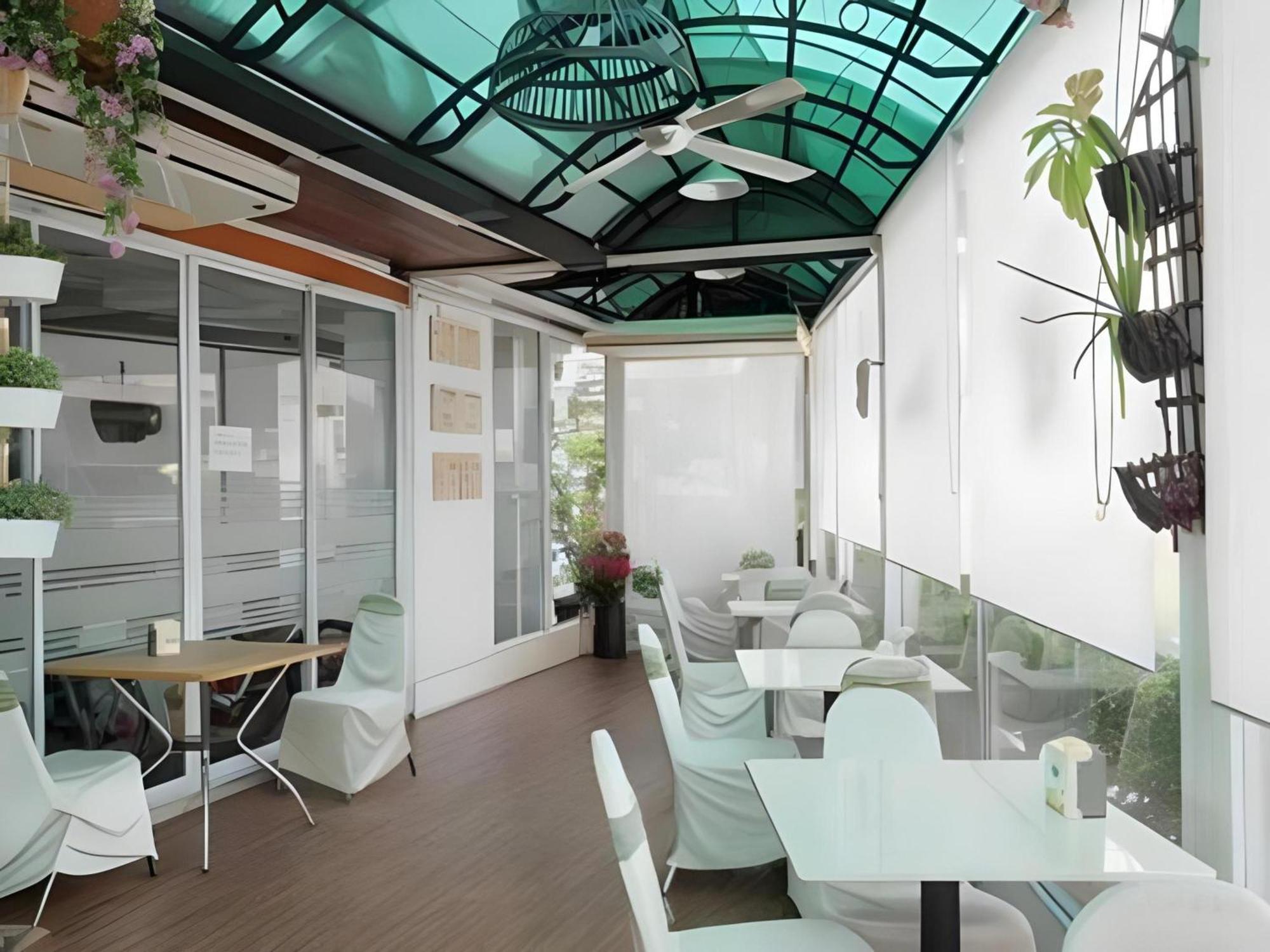 Collection O Howard Square Boutique Hotel Bangkok Exteriör bild